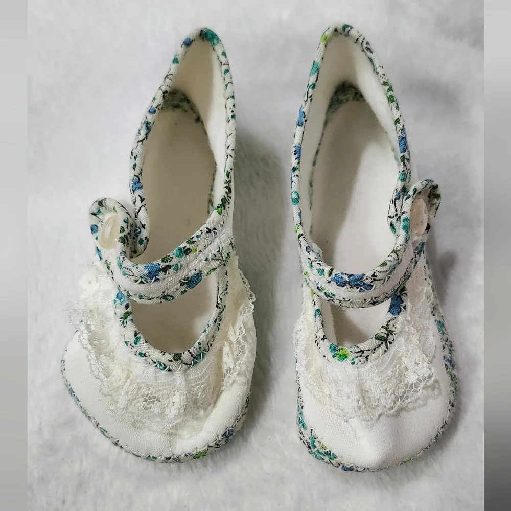 Vintage 70s 80s White Blue Baby Crib Shoes  * Like New Condition *